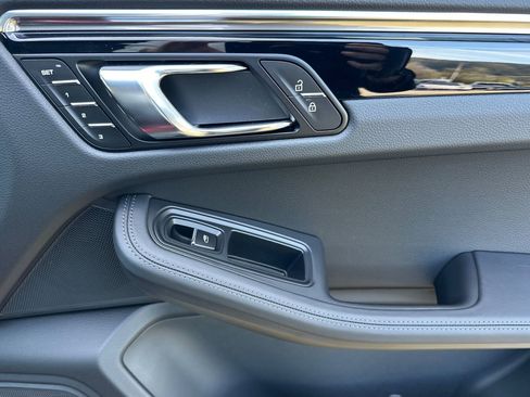 New 2026 Porsche Macan image 20