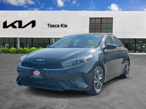 Used 2023 Kia Forte LXS FWD image 3