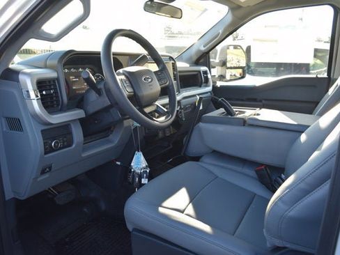 New 2026 Ford F250 XL w/ XL Chrome Package image 5