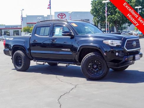 Used 2018 Toyota Tacoma TRD Sport w/ Technology Package AWD/4WD image 7