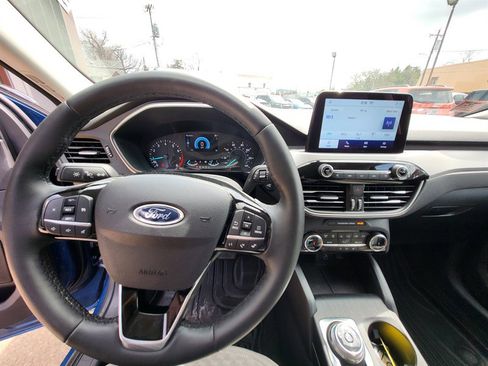 Used 2022 Ford Escape SE w/ SE Sport Appearance Package FWD image 13