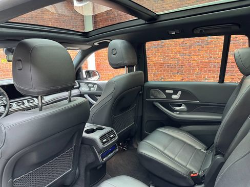 Used 2023 Mercedes-Benz GLS 450 4MATIC image 25