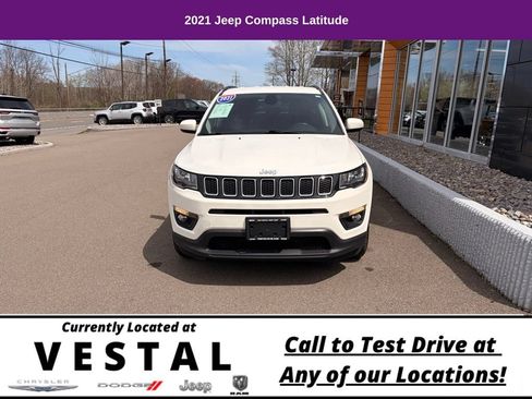 Used 2021 Jeep Compass Latitude w/ Convenience Group AWD/4WD image 4
