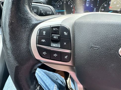 Used 2021 Ford Explorer XLT w/ Equipment Group 202A RWD image 7