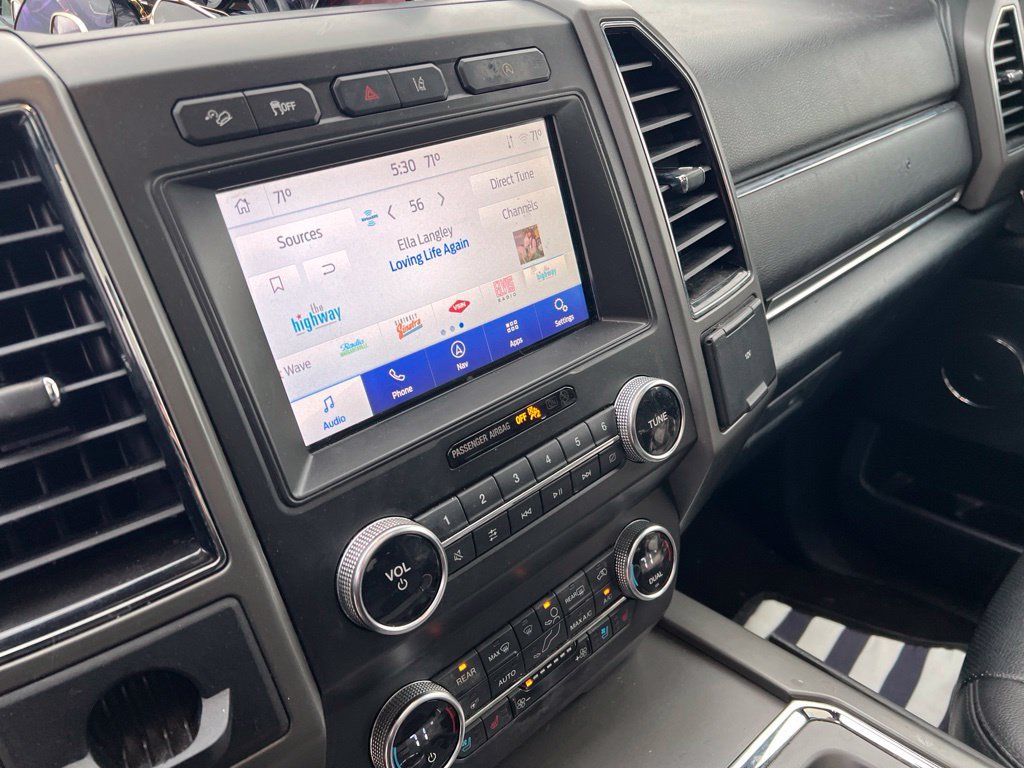 Used 2020 Ford Expedition XLT w/ Equipment Group 202A AWD/4WD image 3