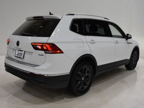 Used 2022 Volkswagen Tiguan SE AWD/4WD image 4