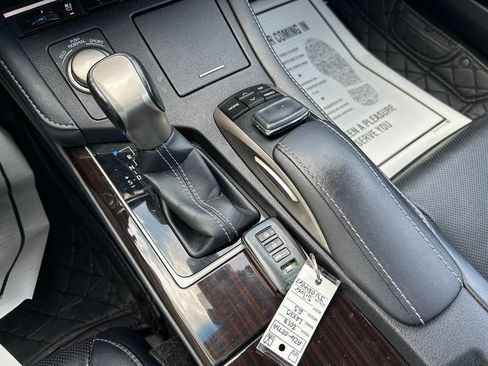 Used 2018 Lexus ES 350 w/ Luxury Package w/Wood Trim FWD image 25
