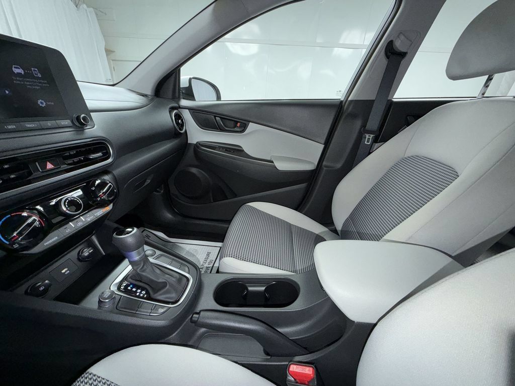 Used 2023 Hyundai Kona SE w/ Cargo Package AWD/4WD image 26