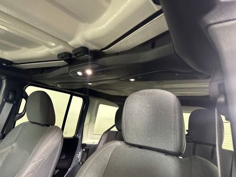 Used 2024 Jeep Wrangler Unlimited w/ Convenience Group image 12