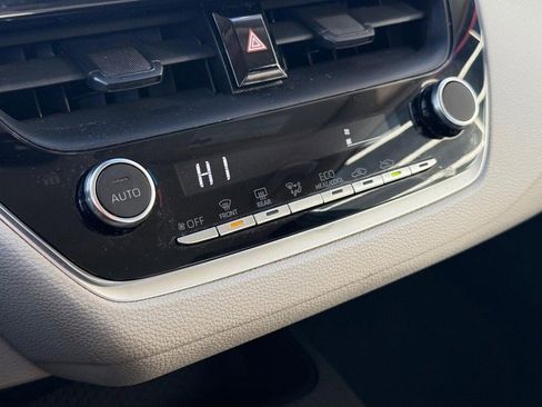 Used 2024 Toyota Corolla LE image 28