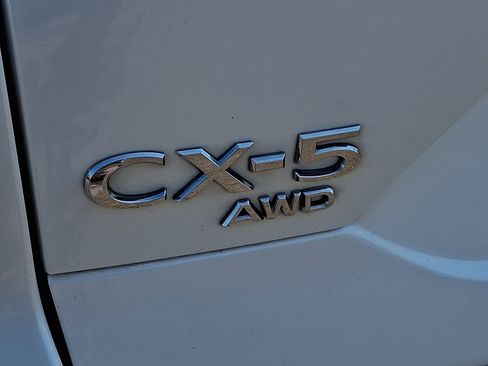 Used 2021 MAZDA CX-5 Touring image 31