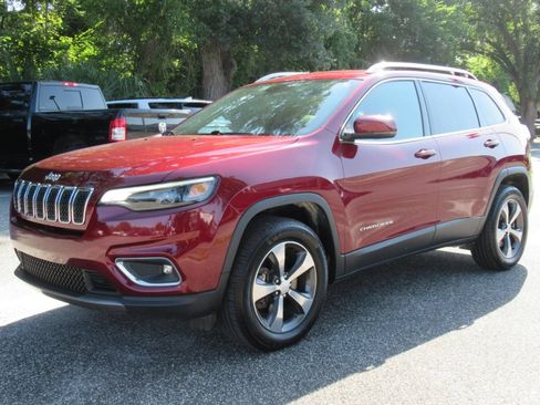 Used 2020 Jeep Cherokee Limited w/ Luxury Group AWD/4WD image 3
