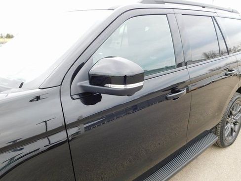 New 2026 Ford Expedition Platinum w/ Stealth Appearance Package image 11