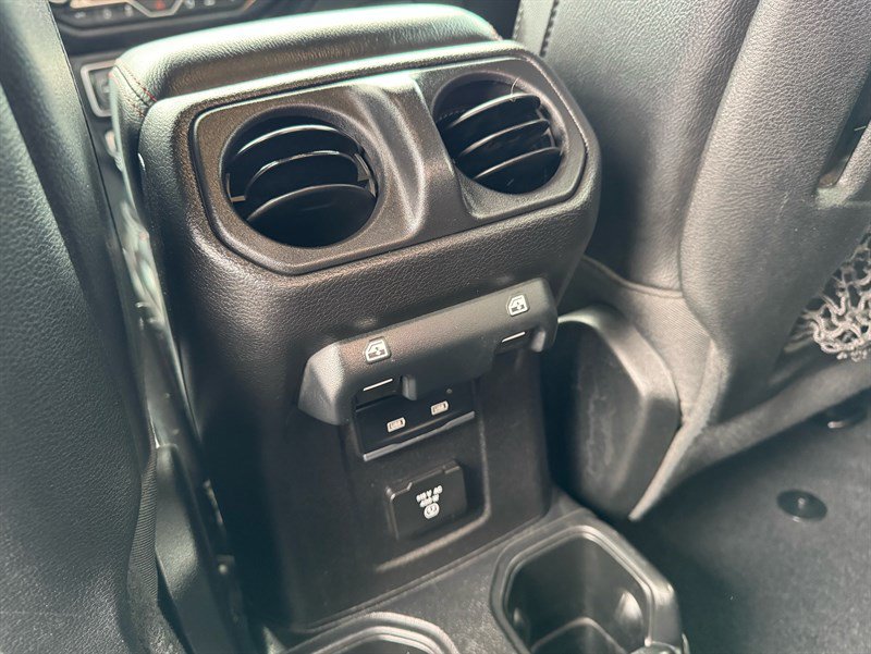 Used 2021 Jeep Gladiator Rubicon AWD/4WD image 23