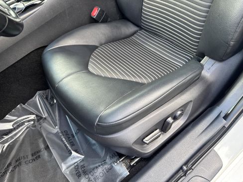 Used 2021 Toyota Camry SE image 16