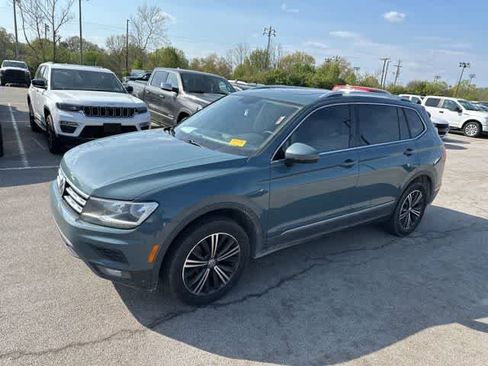Used 2019 Volkswagen Tiguan SEL w/ 3rd Row Seat Package image 12