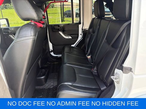 Used 2017 Jeep Wrangler Unlimited Rubicon AWD/4WD image 25