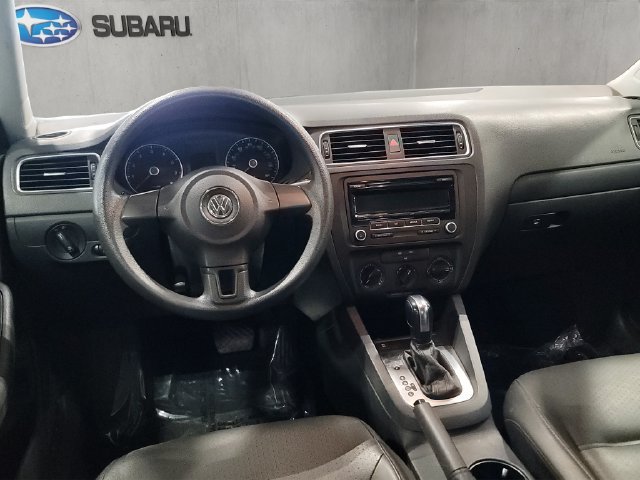 Used 2014 Volkswagen Jetta SE FWD image 2