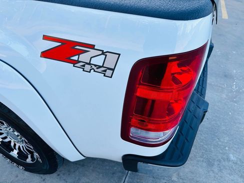 Used 2011 GMC Sierra 1500 SLE w/ Power Tech Package image 17