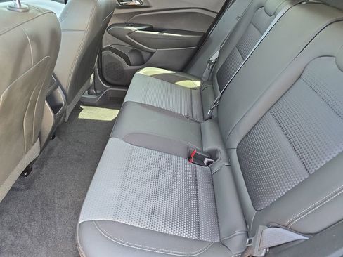 Used 2025 Chevrolet Trax LT w/ LT Convenience Package image 14