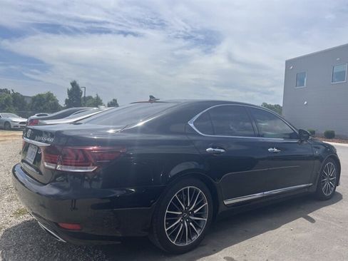 Used 2013 Lexus LS 460 w/ F-Sport Pkg RWD image 8
