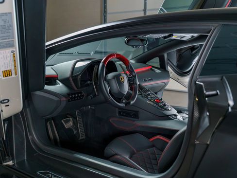 Used 2017 Lamborghini Aventador S AWD/4WD image 60