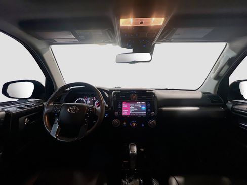 Used 2022 Toyota 4Runner TRD Off-Road Premium w/ Moonroof Package AWD/4WD image 17