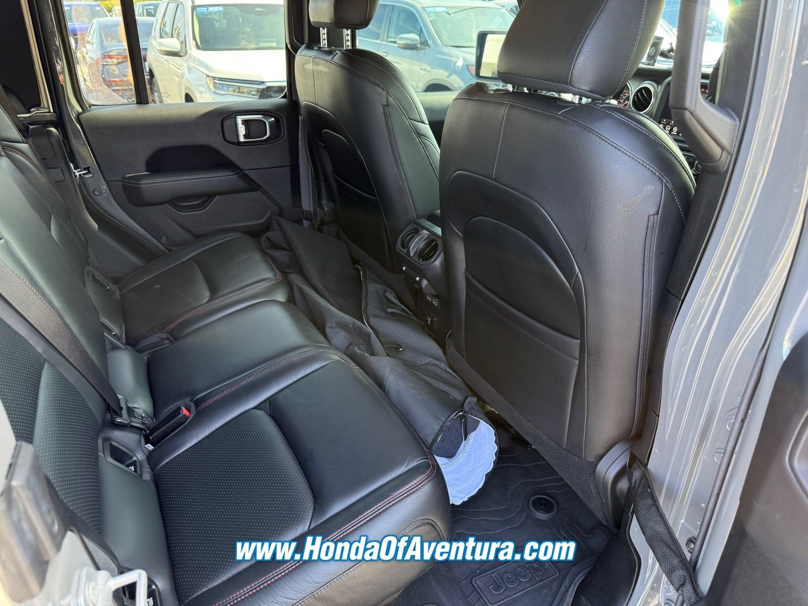 Used 2023 Jeep Gladiator Rubicon w/ LED Lighting Group AWD/4WD image 10