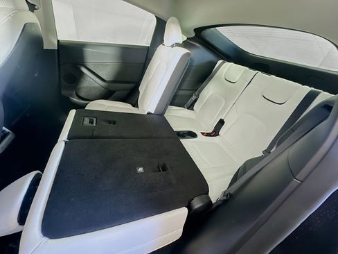 Used 2024 Tesla Model Y Long Range image 32