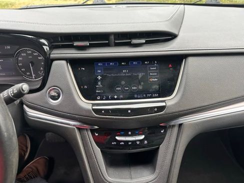 Used 2021 Cadillac XT5 Luxury FWD image 11