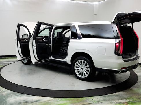 Used 2022 Cadillac Escalade ESV Luxury image 12
