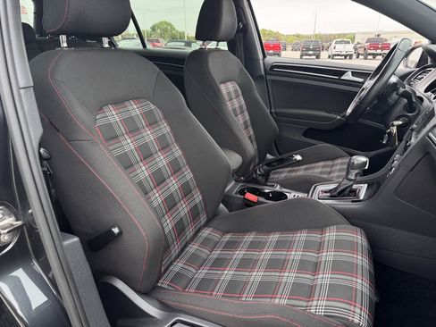 Used 2017 Volkswagen Golf 4-Door FWD image 24