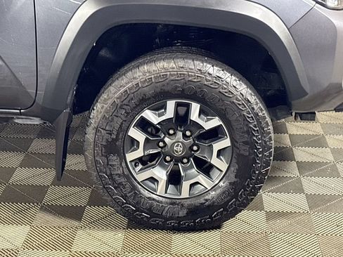 Used 2023 Toyota Tacoma TRD Off-Road w/ Technology Package AWD/4WD image 23