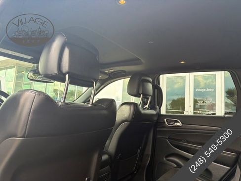 Used 2022 Jeep Grand Cherokee Laredo X AWD/4WD image 12