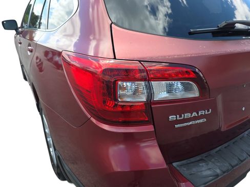 Used 2017 Subaru Outback 2.5i Premium AWD/4WD image 35