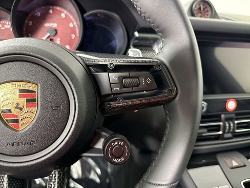 Certified 2025 Porsche Macan GTS image 39