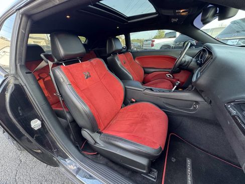 Used 2015 Dodge Challenger R/T Scat Pack w/ Leather Interior Group RWD image 8