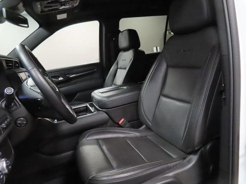 Used 2024 GMC Yukon XL Denali AWD/4WD image 17