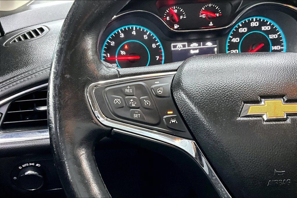 Used 2018 Chevrolet Cruze Premier w/ Enhanced Convenience Package FWD image 11