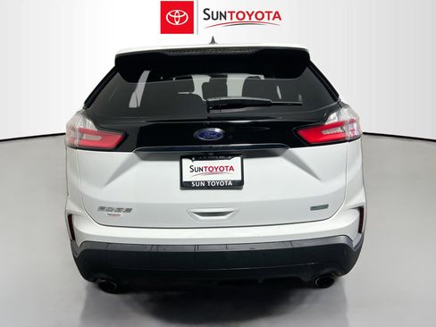 Used 2020 Ford Edge SE image 5