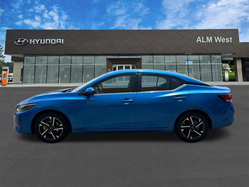 Used 2024 Nissan Sentra SV FWD image 8