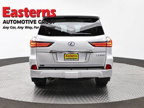 Used 2018 Lexus LX 570 4WD w/ Luxury Package image 6