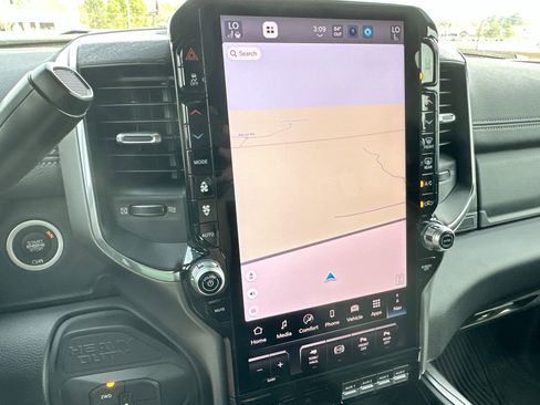 New 2026 RAM 3500 Laramie AWD/4WD image 18