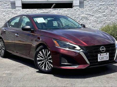 Certified 2024 Nissan Altima 2.5 SV FWD image 12