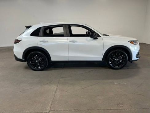 Used 2024 Honda HR-V Sport image 2