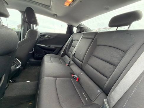 Used 2021 Chevrolet Malibu LT FWD image 12