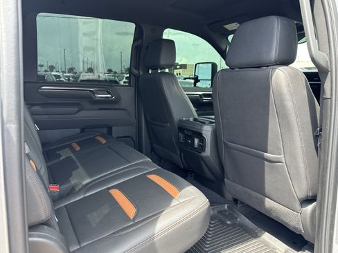 Used 2025 GMC Sierra 2500 AT4 AWD/4WD image 12