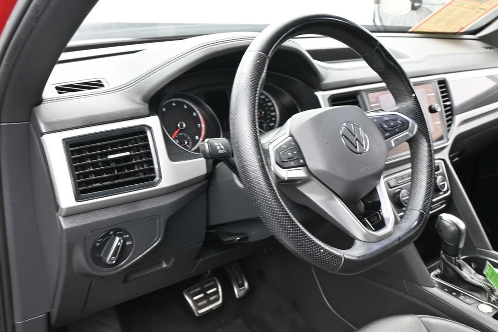 Used 2021 Volkswagen Atlas Cross Sport SE w/ Panoramic Sunroof Package FWD image 15