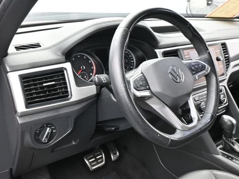 Used 2021 Volkswagen Atlas Cross Sport SE w/ Panoramic Sunroof Package FWD image 15