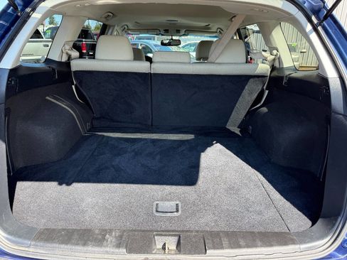 Used 2010 Subaru Outback 3.6R Premium image 8